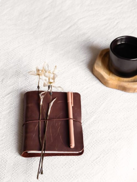 What Should the First Page of a Journal Be? 10 Practical Ideas for a Better Start